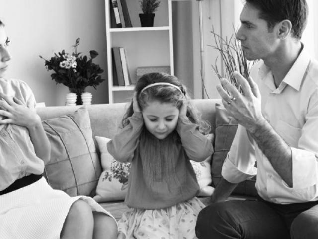 DIVORCE SEPARATION ENFANT DROIT DE VISITE ET D'HEBERGEMENT REFUS DE LE CONFIER 